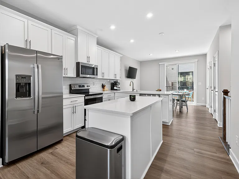 1108 Gleason Way — Photo 12