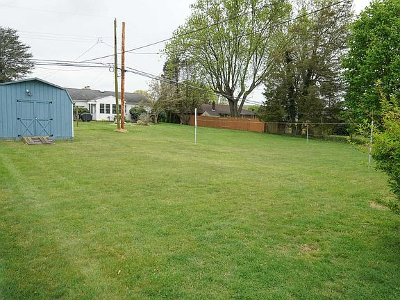 4th image of 812 W 3rd Ave