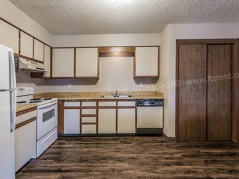 348 Terri Dr — Photo 11