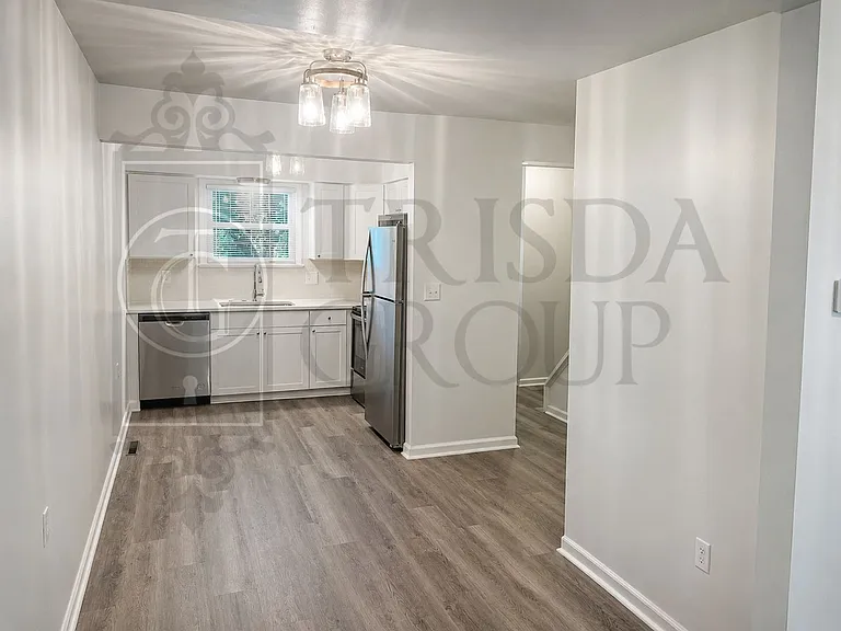 215 West St — Photo 2
