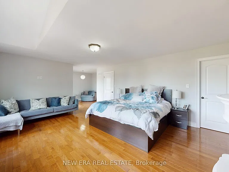 1031 Lake Dr N #UPPER — Photo 19