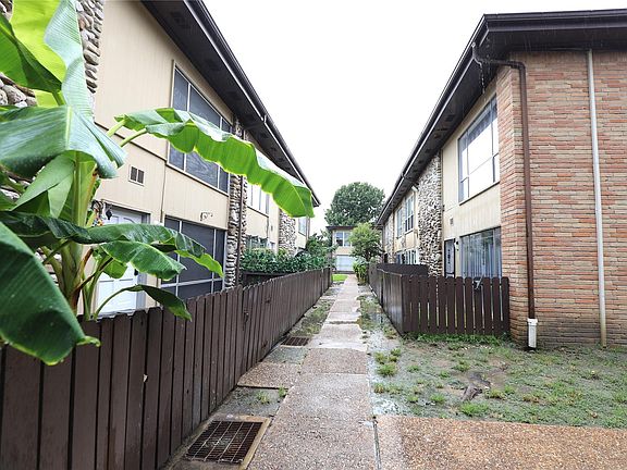 3rd image of 7047 Bissonnet St APT 37