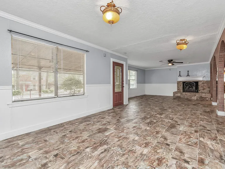602 Everett St — Photo 9
