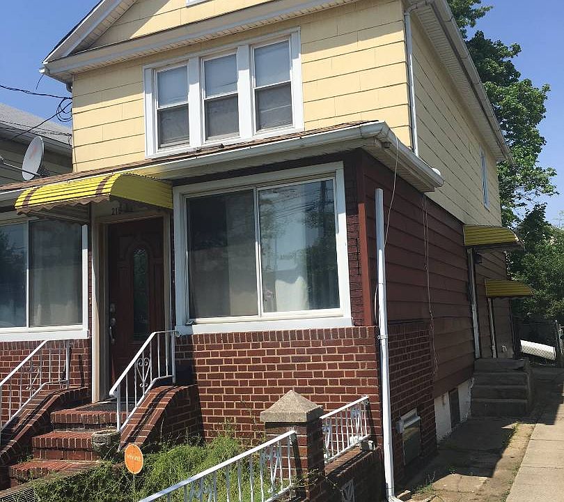2nd image of 21811 104th Ave