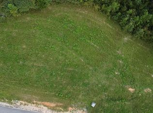 524 Cedar Ln, La Follette, TN 37766
