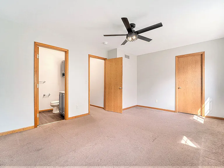 896 Saint Clair St — Photo 13