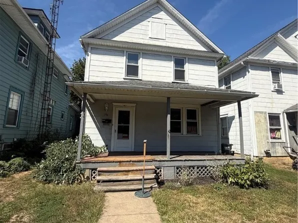 746 Wooster Rd N, Barberton, OH 44203