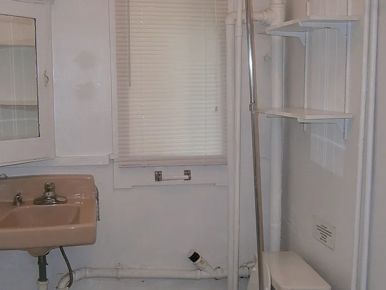 105 Dewitt Pl — Photo 8