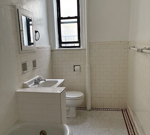 5th image of 30-31 34th St #3