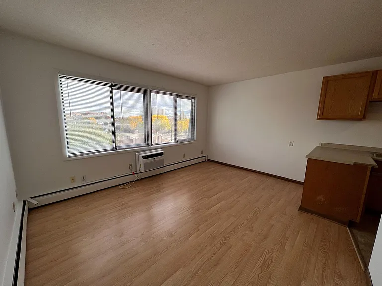 2535 Clinton Ave — Photo 14