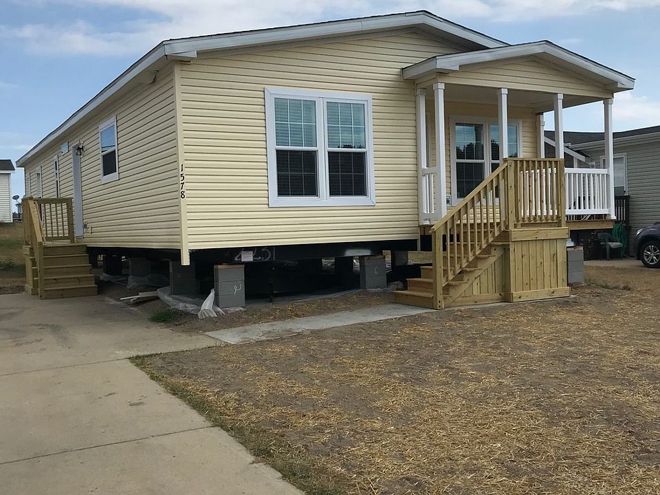 1st image of 1578 Montgomery Dr