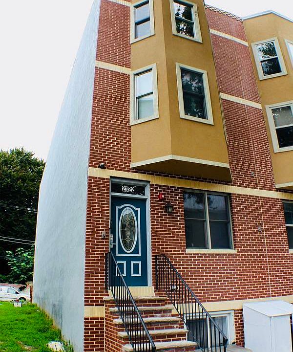 1st image of 2322 N Park Ave