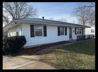 1412 Primrose Ln, Macon, MO 63552