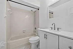 658 Royalty Ct — Photo 22