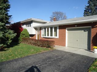 3425 Miller Rd, Niagara Falls, NY 14304