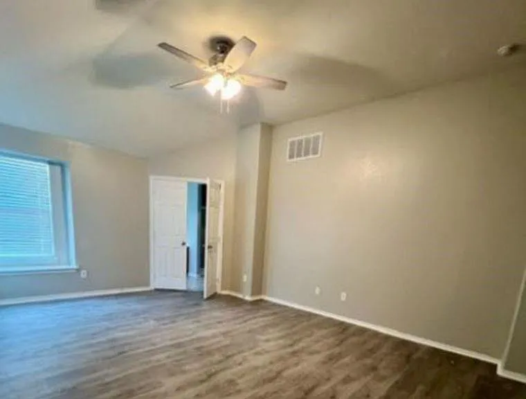 8530 Sunset Loch Dr — Photo 6