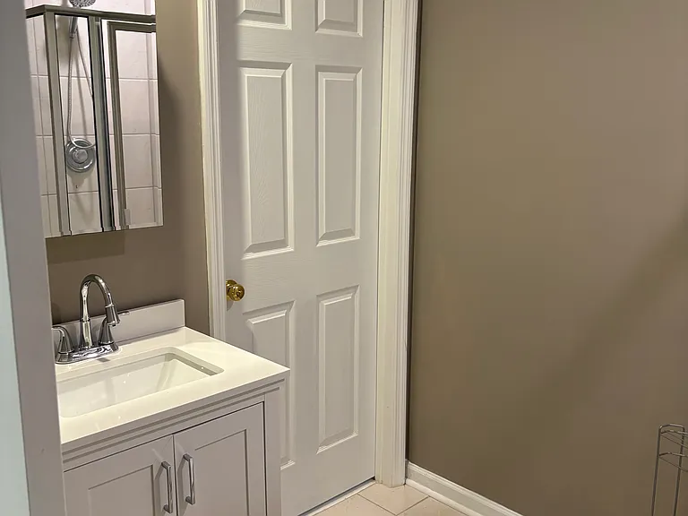 2152 Kings Gate Ln — Photo 9
