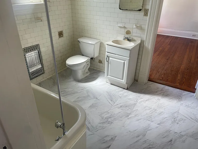319 S Lopez St #E — Photo 9
