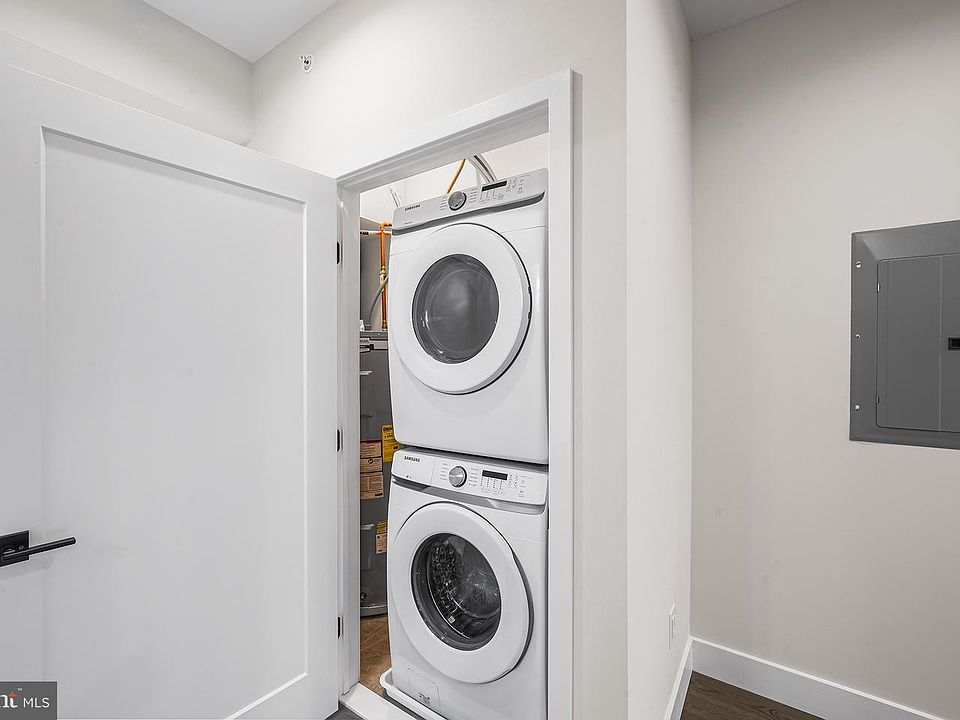 1st image of 2714 W Jefferson St #3