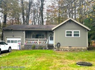 2244 Whippoorwill Dr, Tobyhanna, PA 18466