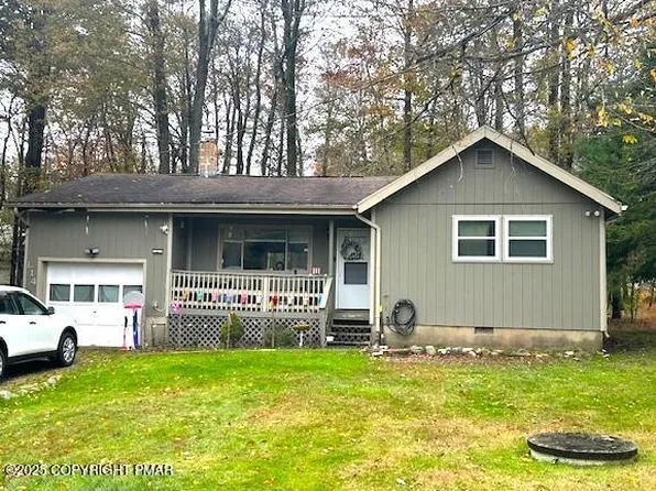2244 Whippoorwill Dr, Tobyhanna, PA 18466
