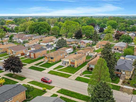 4th image of 9108 Major Ave