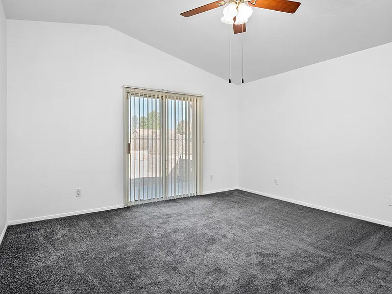 10717 Keller Dr — Photo 16