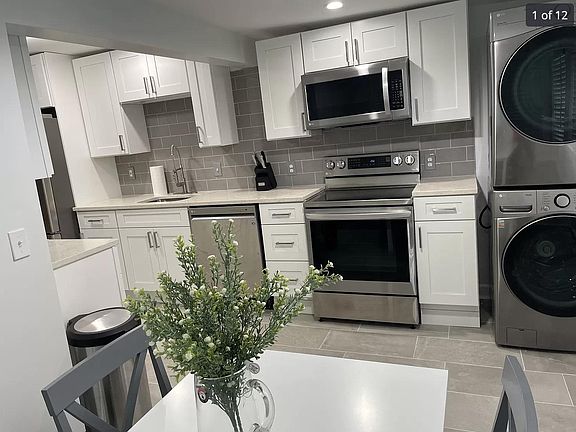 4th image of 4605B Harrison St #B