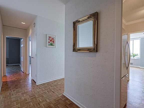 4th image of 2401 Ingleside Ave Unit 4E