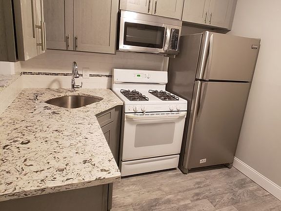 4th image of 2525 47th St #1