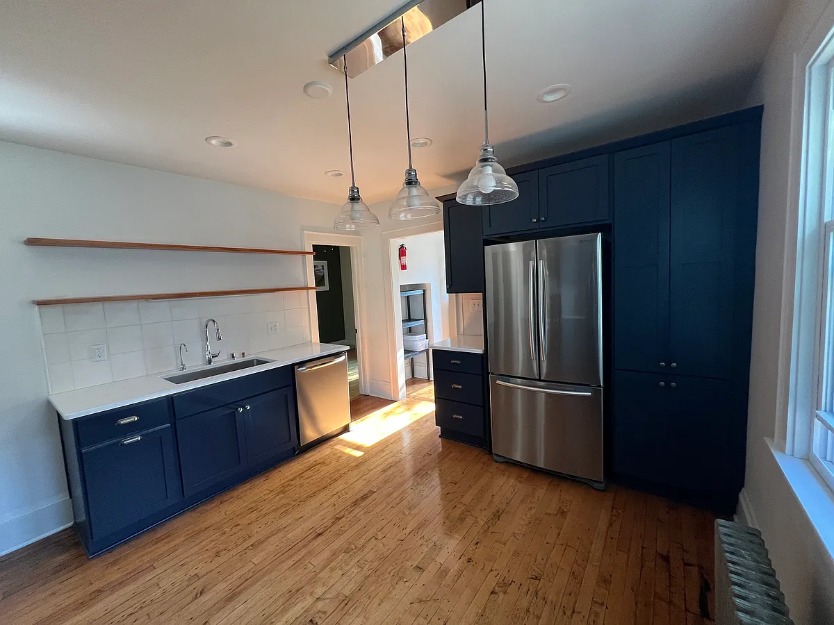 Building Photo - 2812 N Fratney St #2
