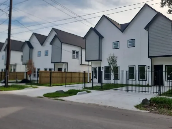 8449 Jutland Rd, Houston, TX