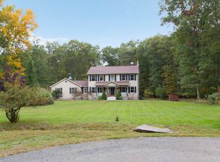 178 Deer Park Ln, Hawley, PA 18428