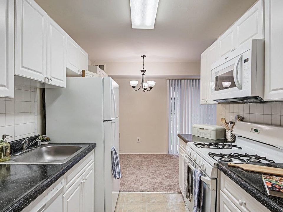 1st image of 1400 N Beauregard St #1432-202