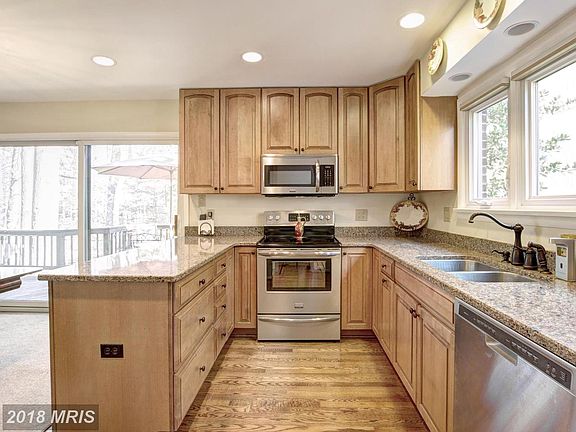 4th image of 3502 Redwood Ct