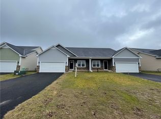 8092 Forest Ridge Ln #402, Baldwinsville, NY 13027