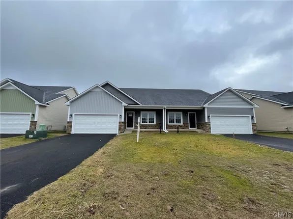 8092 Forest Ridge Ln #402, Baldwinsville, NY 13027