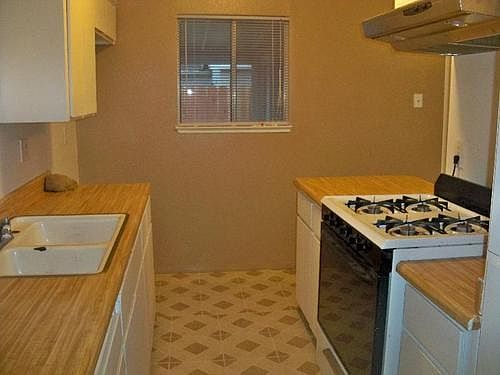 5th image of 6160 Howard Ave