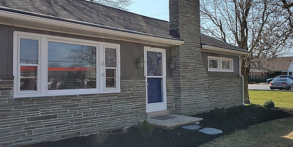 2nd image of 750 E Main St