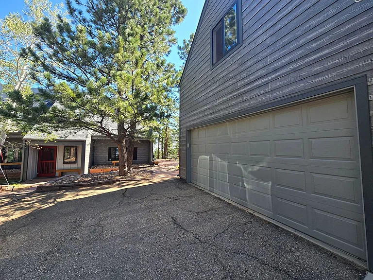 2792 Lee Hill Dr — Photo 36