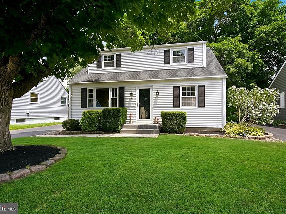 2nd image of 43 Longwood Dr