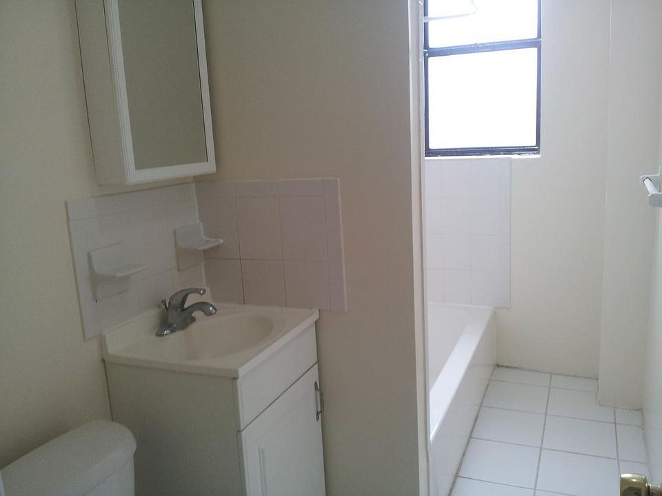 2nd image of 531 34th St APT 5B