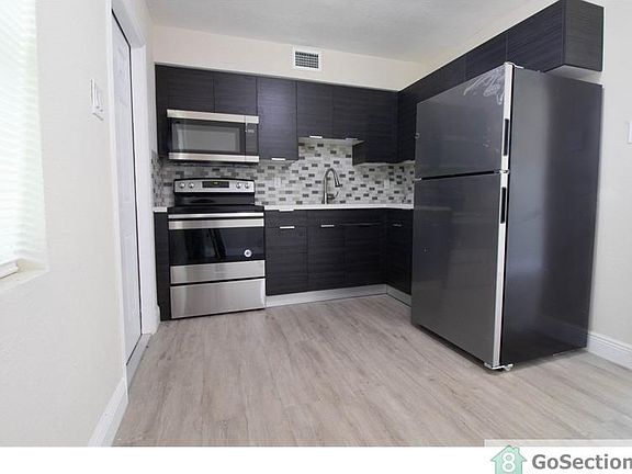 5th image of 429 NW 9th Ave