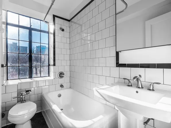 433 West 21st Street image 5 of 19