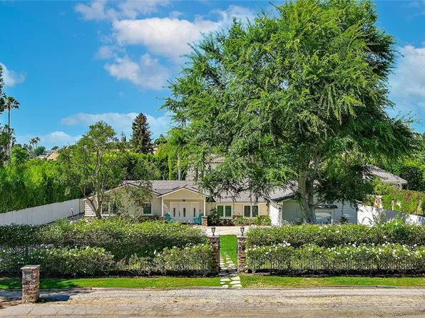 23433 Hatteras St, Woodland Hills, CA 91367