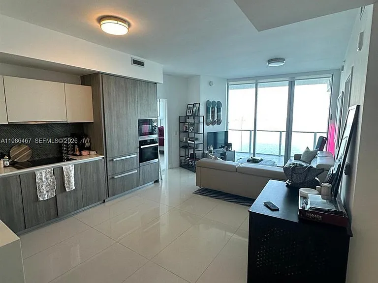 2900 NE 7th Ave #1003 — Photo 5