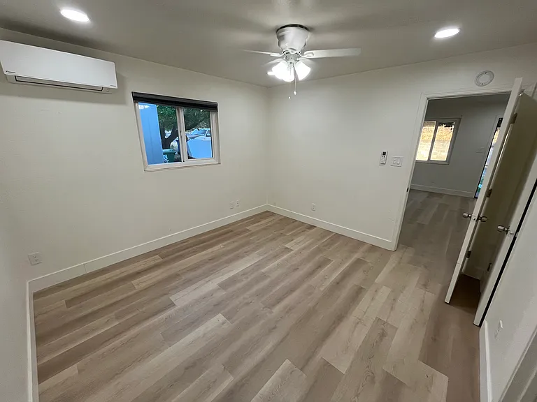 806 Kelly Way #806 — Photo 17