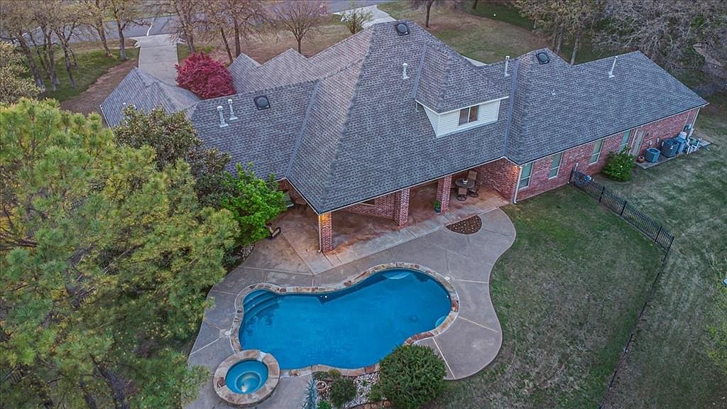 MATSU♡ 4808 Mattox St, Columbus, OH 43228 | Zillow