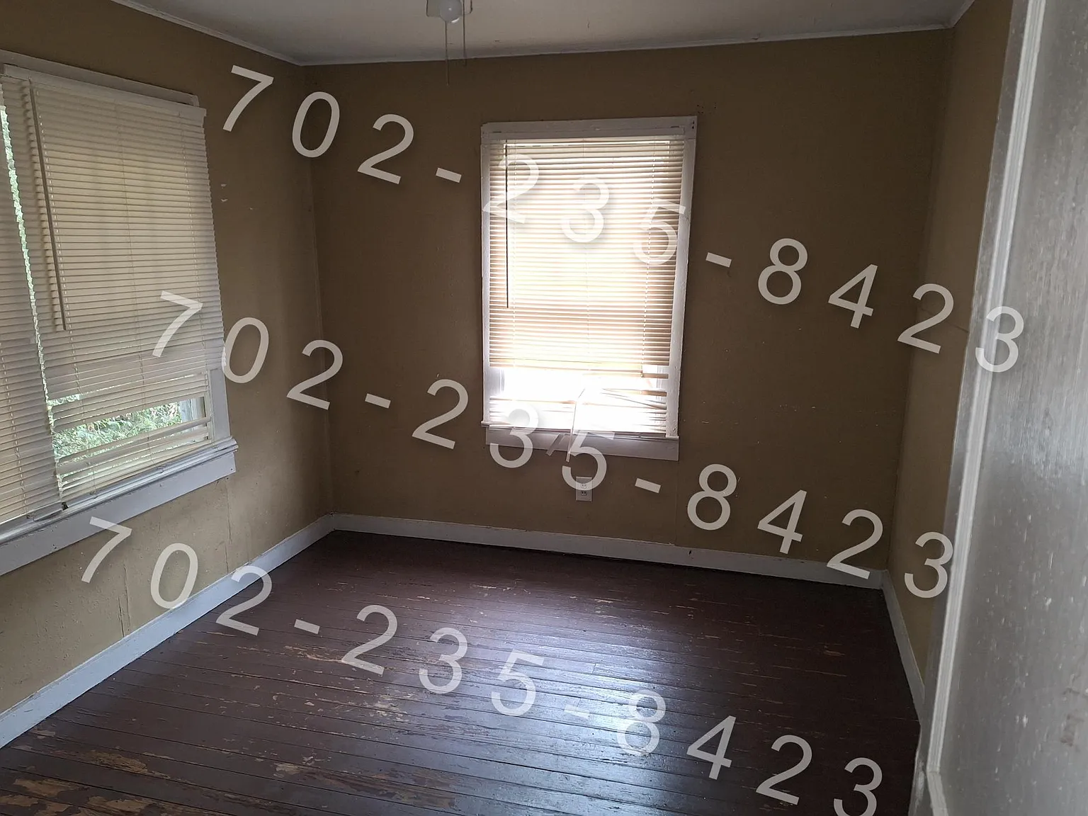 3 bed, 900 sqft, $925 — Photo 2