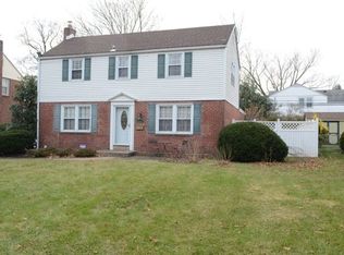 214 Earlington Rd, Havertown, PA 19083